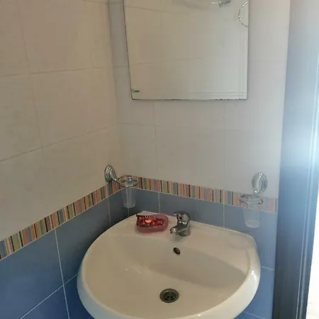 Fiore בית הארחה