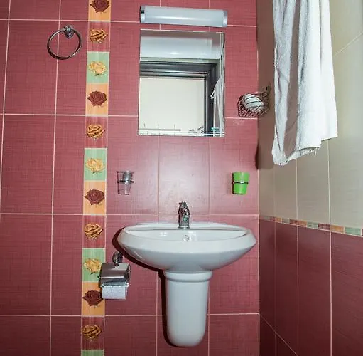 ゲストハウス Fiore ネセバル