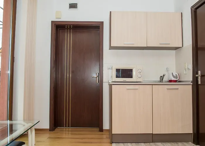 ゲストハウス Fiore ネセバル