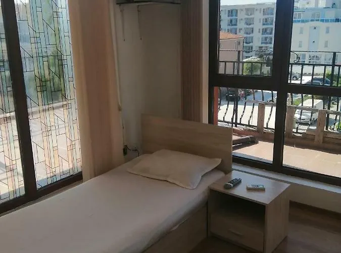 Fiore ゲストハウス ネセバル